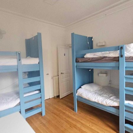 Bed In 6-Bed Mixed Dormitory Le Jardin Cafe Bordeaux Kültér fotó