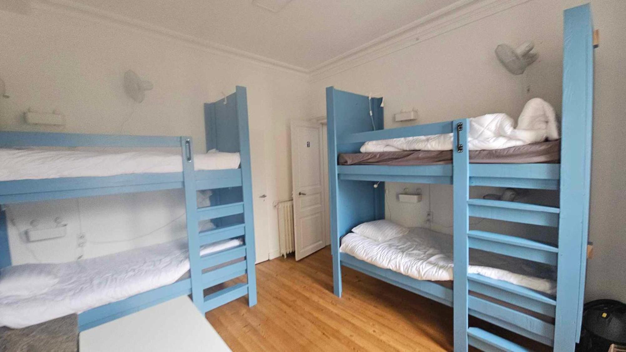 Bed In 6-Bed Mixed Dormitory Le Jardin Cafe Bordeaux Kültér fotó