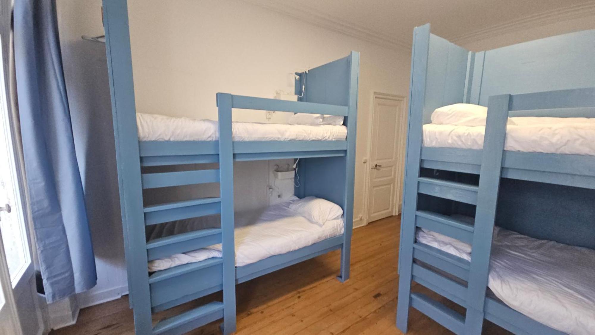 Bed In 6-Bed Mixed Dormitory Le Jardin Cafe Bordeaux Kültér fotó