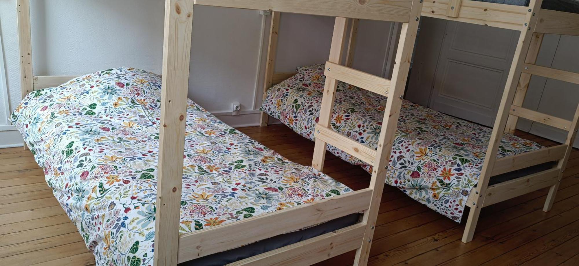 Bed In 6-Bed Mixed Dormitory Le Jardin Cafe Bordeaux Kültér fotó