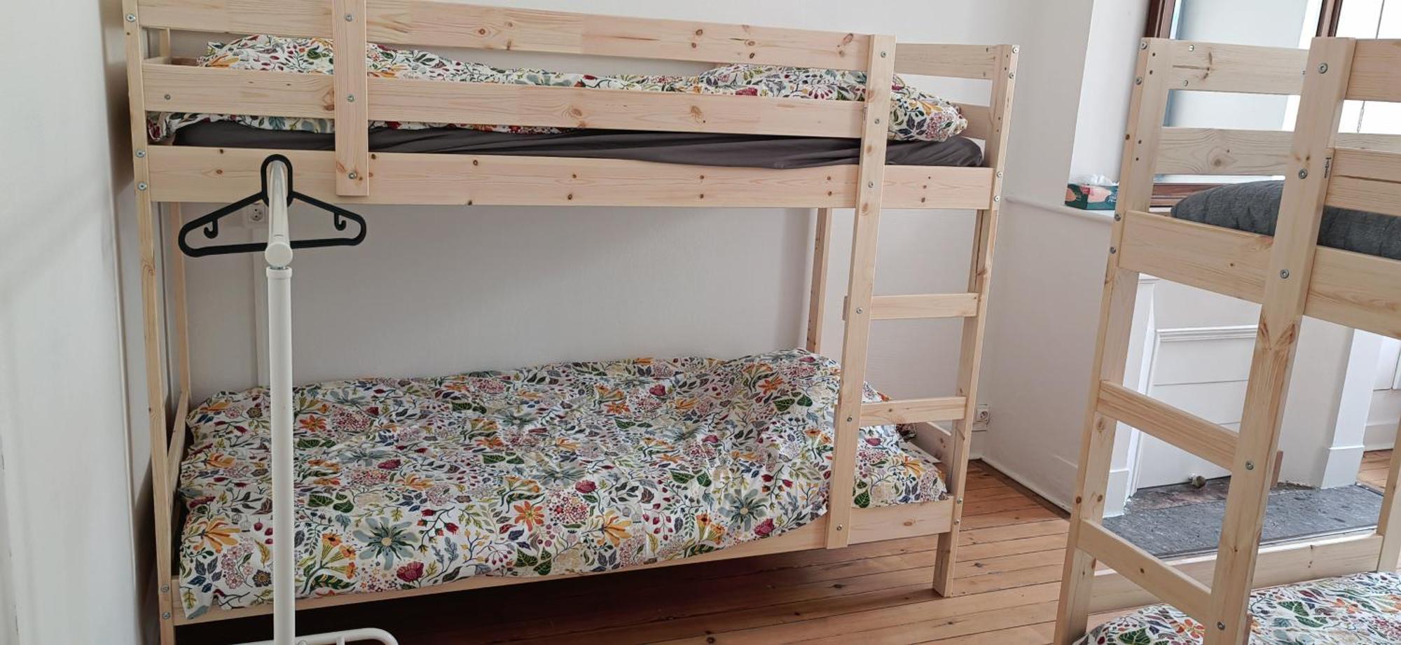Bed In 6-Bed Mixed Dormitory Le Jardin Cafe Bordeaux Kültér fotó